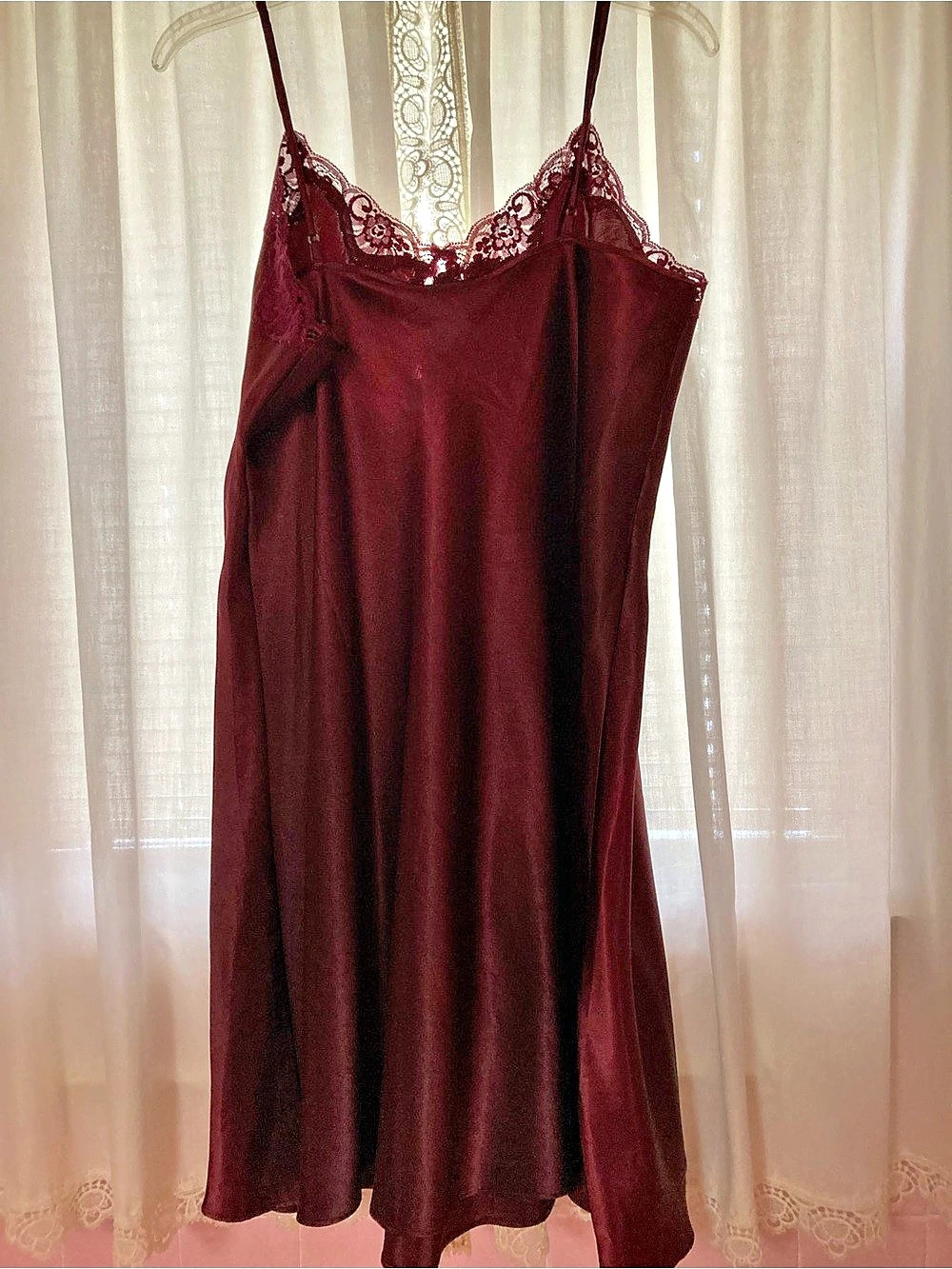 Solange satin Burgundy Lace Gown & Robe Size 14/16 Like New - Picture 3 of 6